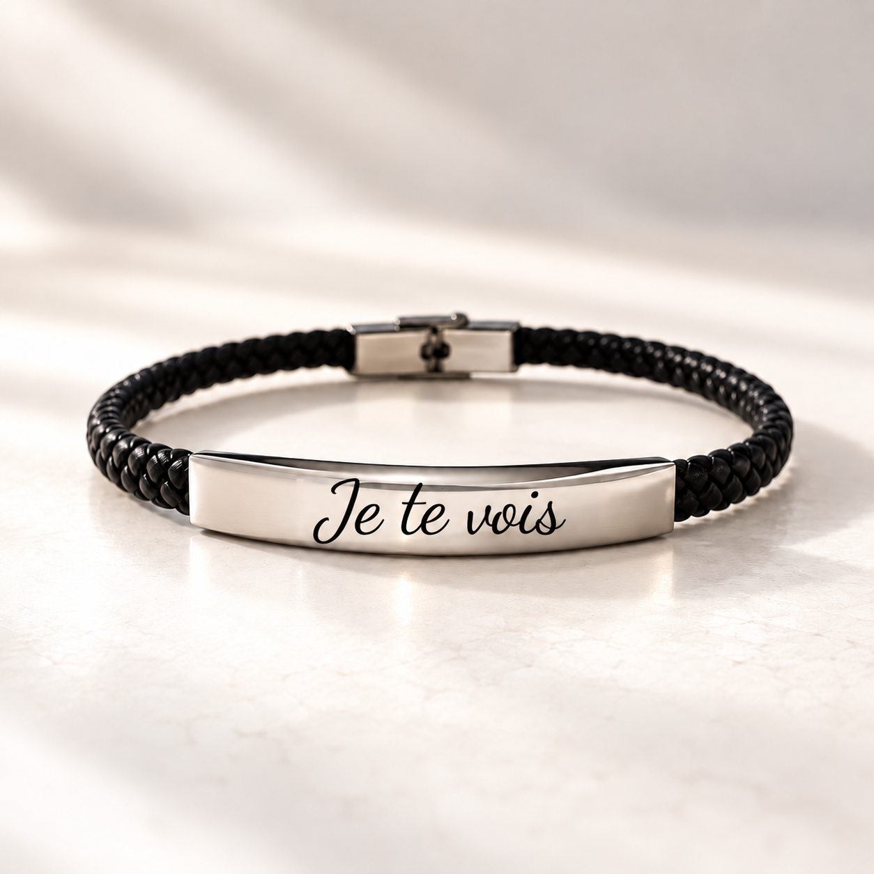 “Je te vois” – Le bracelet qui dit ce qu’on ne dit pas toujours